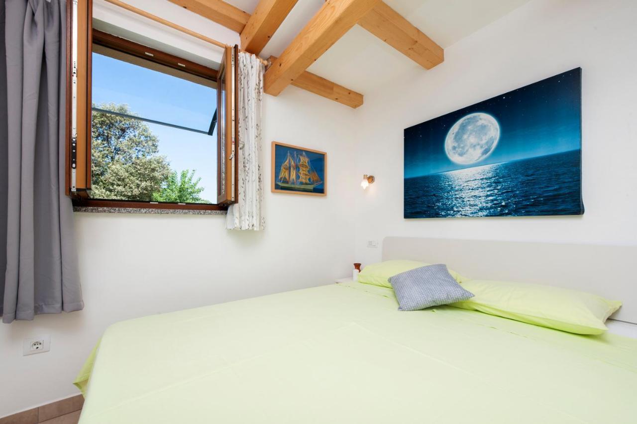 Casetta In Campagna Rovinj Exterior photo